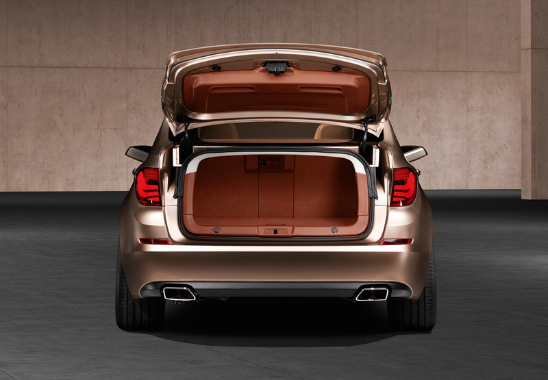 Illustration for article titled BMW 5-Series GT Concept Officially Shows Off Flexible Rear